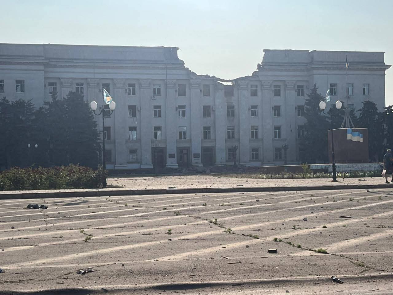 Росіяни вдарили чотирма ФАБами з УМПК по центру Херсона