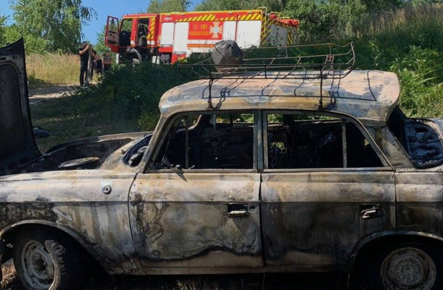 У Бориславі вогонь знищив "москвич"
