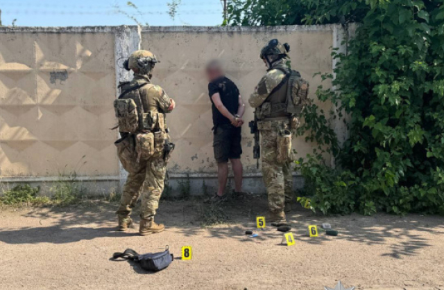 Поліція затримала чоловіка, який намагався взяти у заручники військових ТЦК у Черкасах
